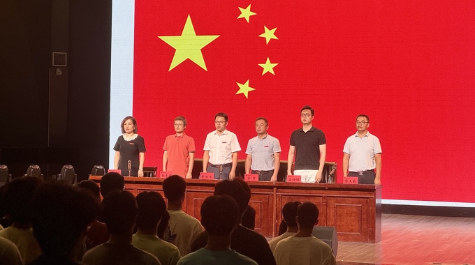 以青春之笔，绘艺术梦想|2025级艺术与设计学院新生开学典礼