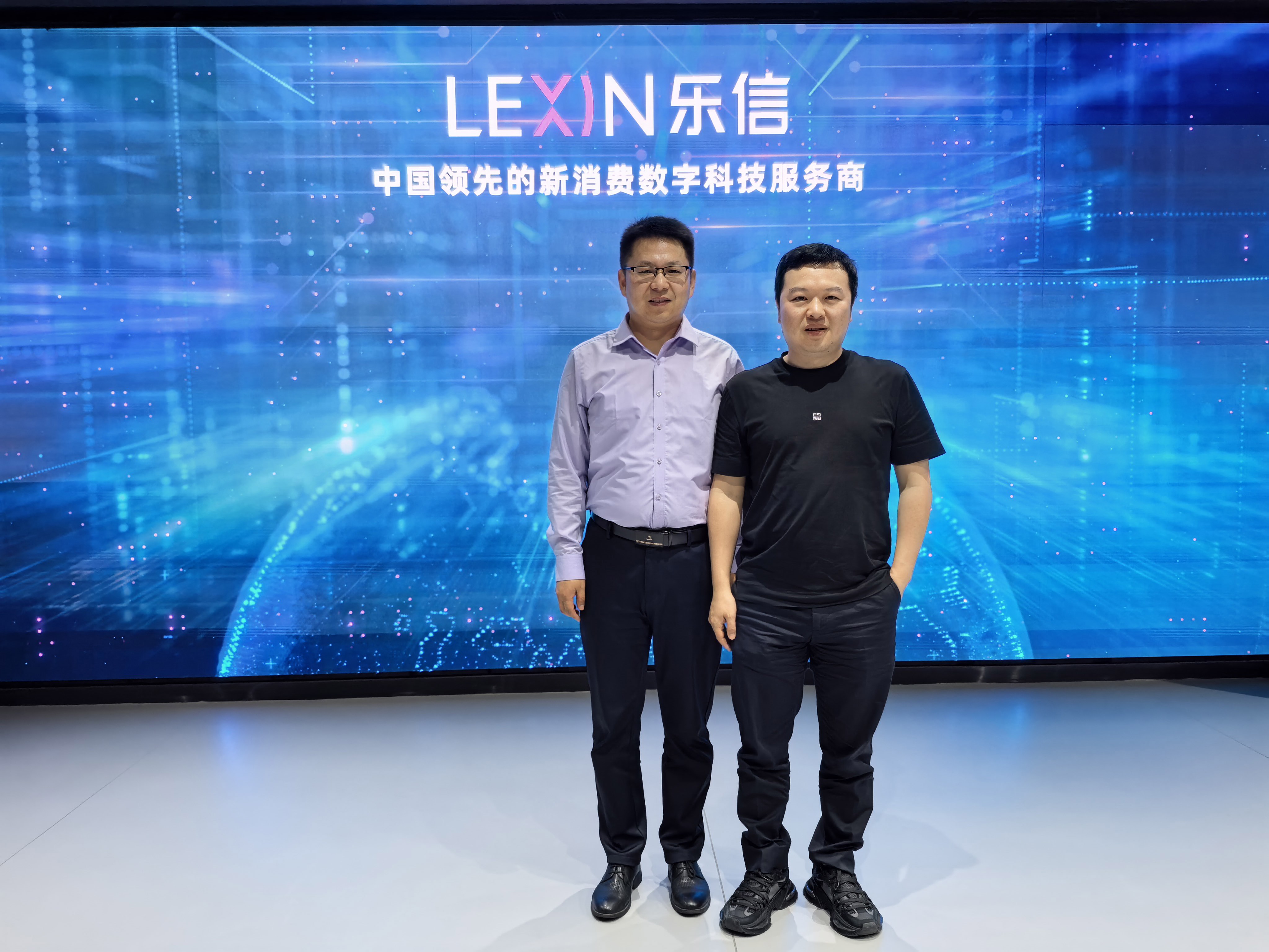 董利飞深圳访企拓岗