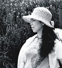 杨 芳